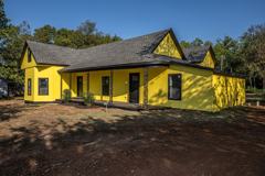 731/735 8th Yellow Duplex - Photo 1 of 1