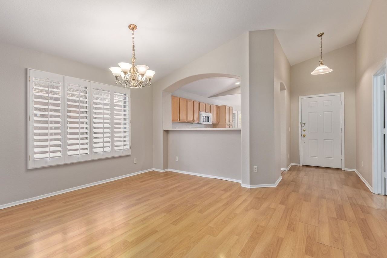 13949 N 133rd Dr - Photo 5 of 27