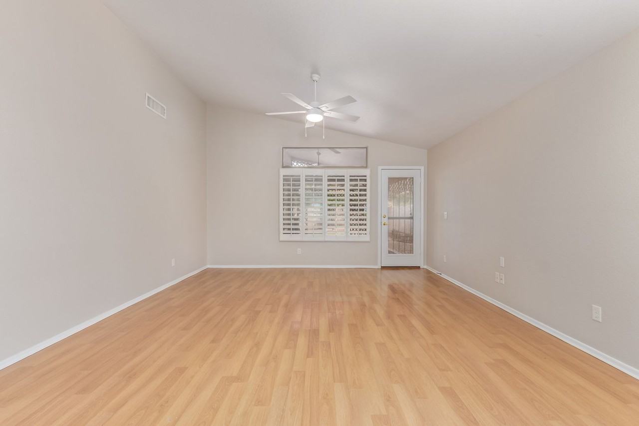 13949 N 133rd Dr - Photo 6 of 27