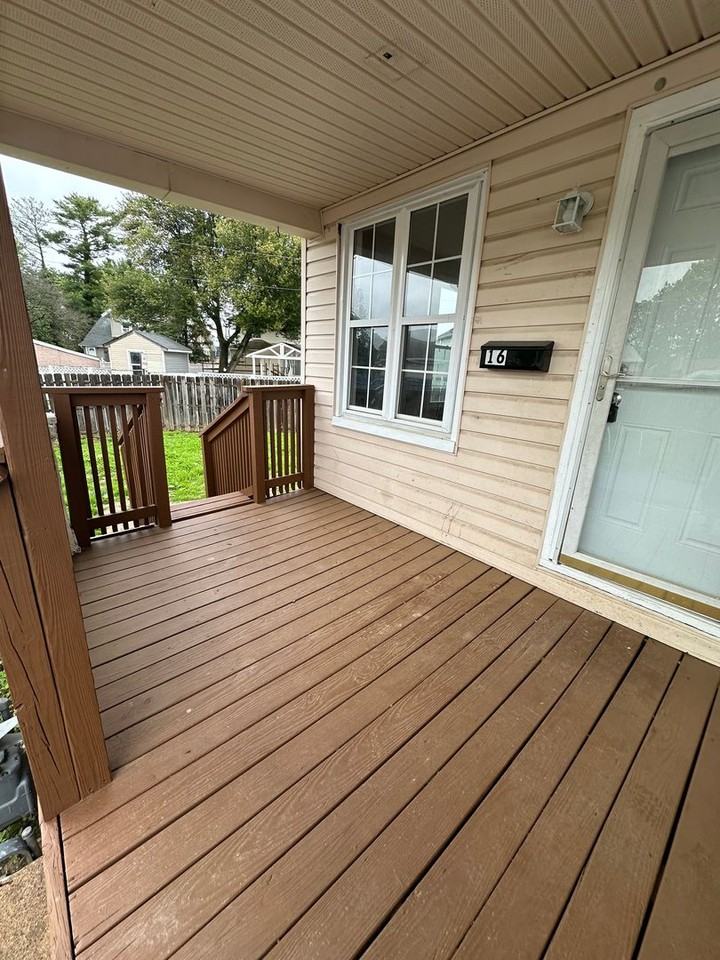 16 Richardson Ave - Photo 2 of 13