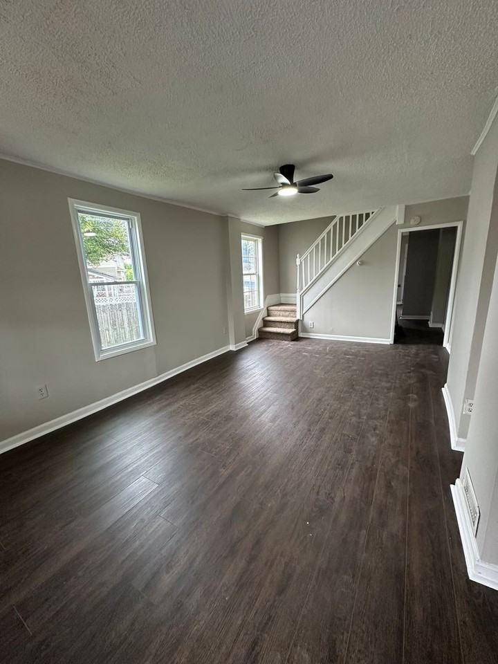 16 Richardson Ave - Photo 3 of 13