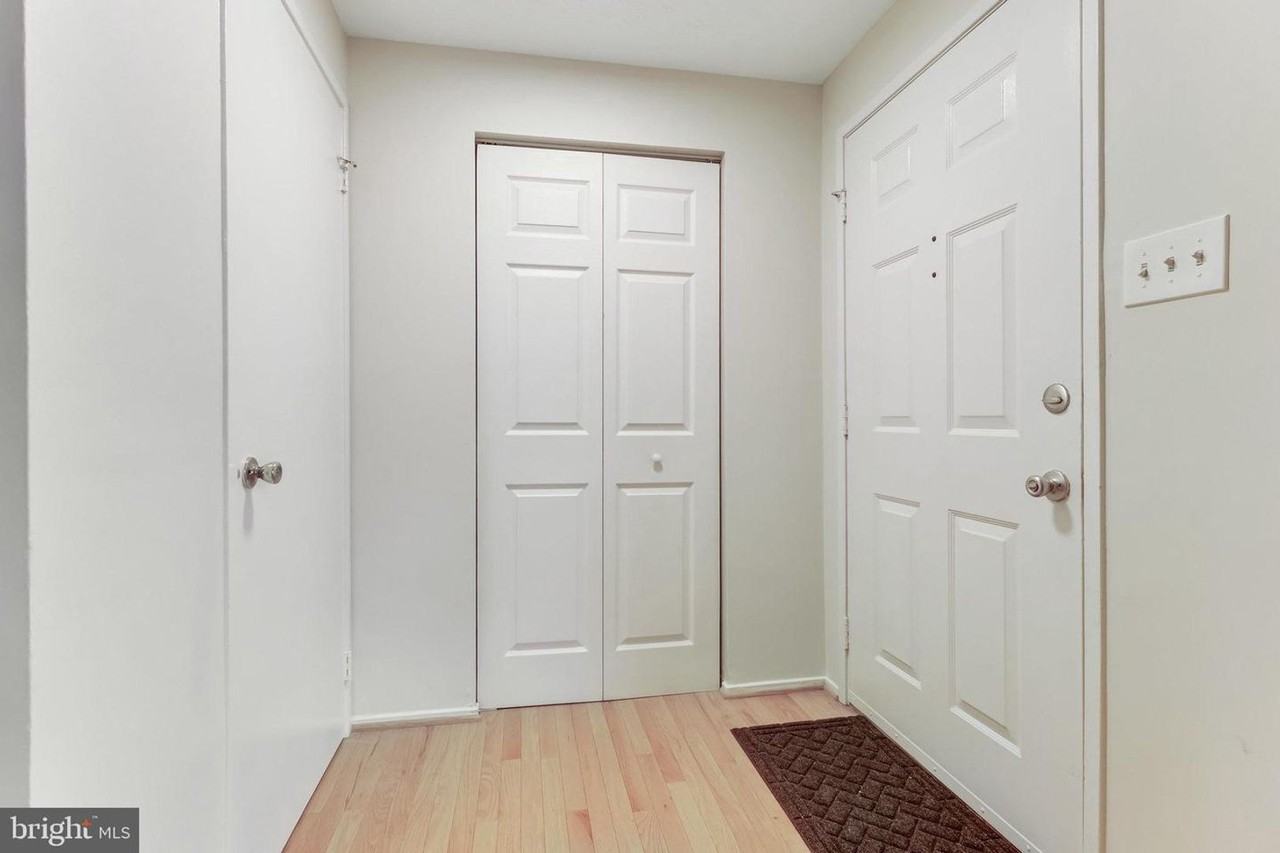 141 W Annandale Rd - Photo 2 of 47
