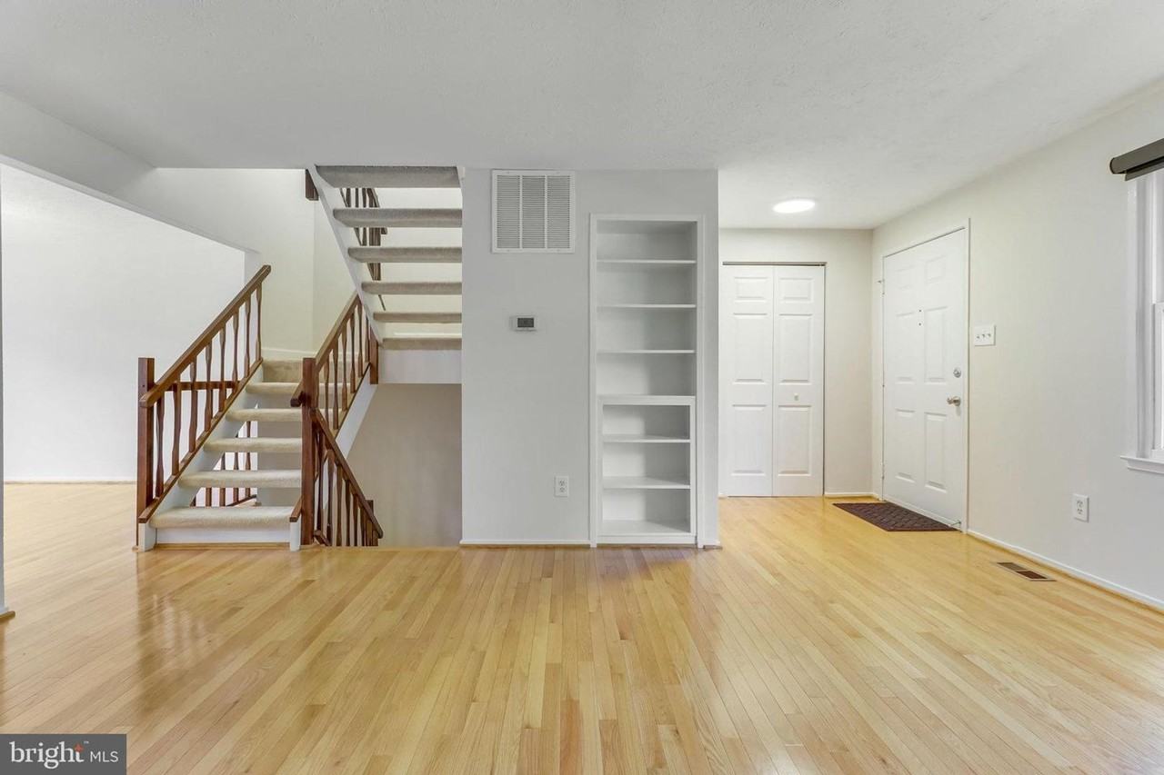 141 W Annandale Rd - Photo 3 of 47