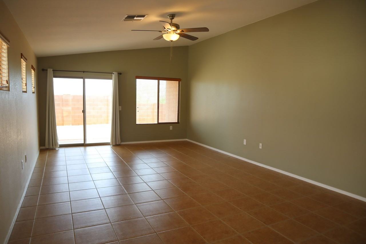 4529 Big Bend St - Photo 3 of 50