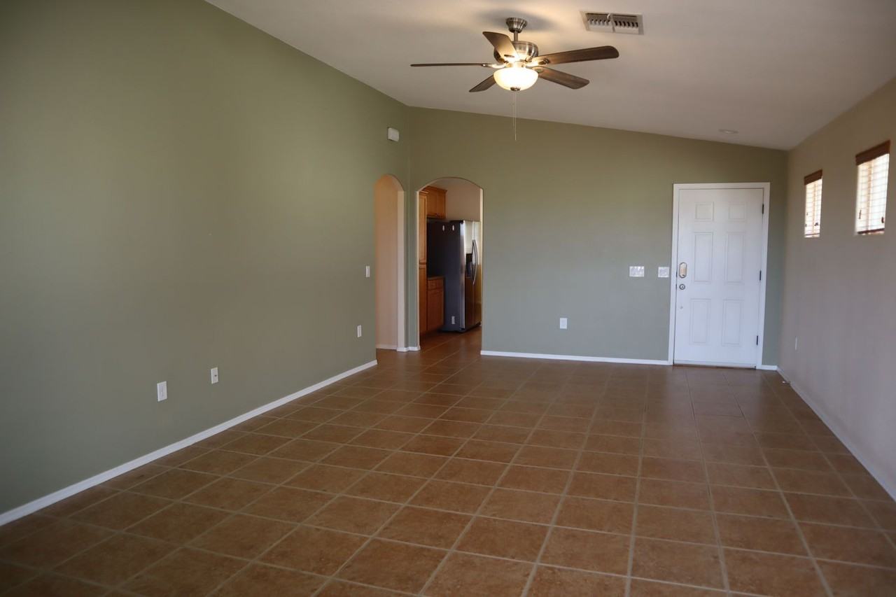 4529 Big Bend St - Photo 6 of 50