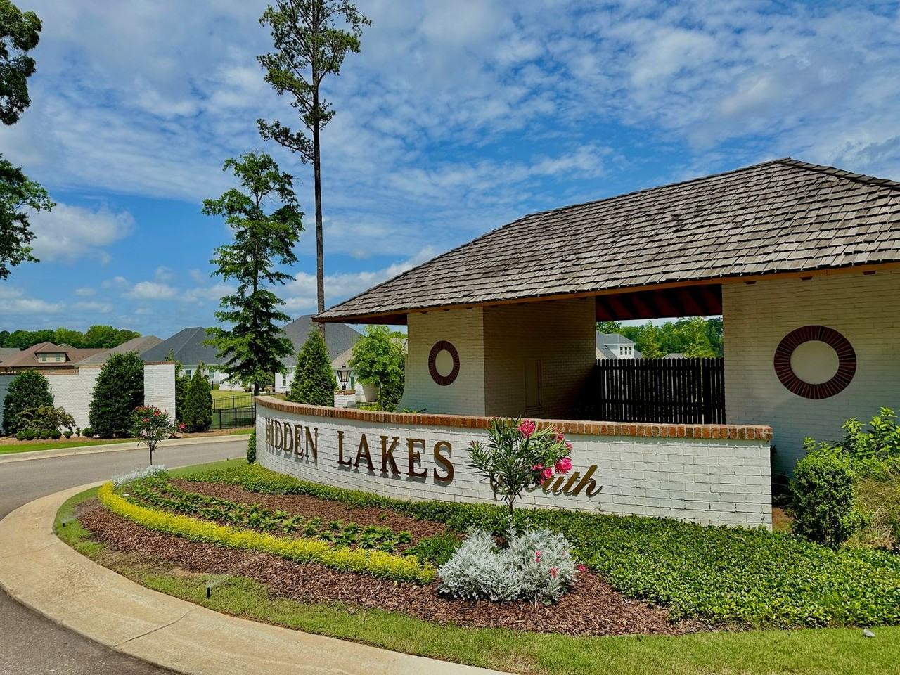 1956 Hidden Lakes Dr - Photo 2 of 38