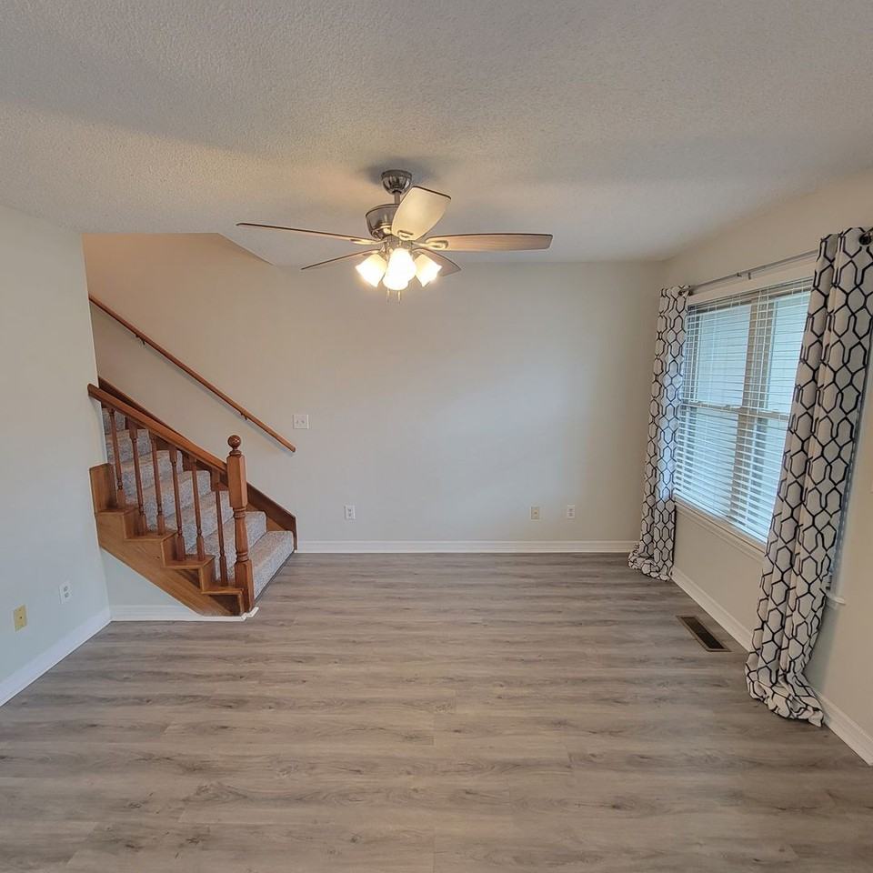 110 Westgate Cir Apt A - Photo 2 of 20