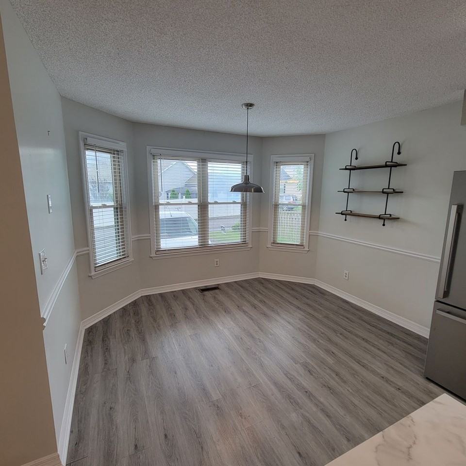 110 Westgate Cir Apt A - Photo 3 of 20