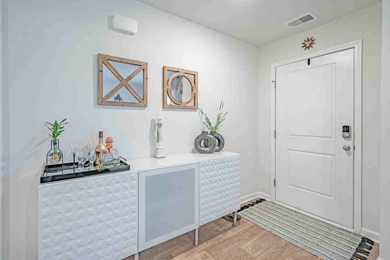 106 Aruba Rd - Photo 2 of 21