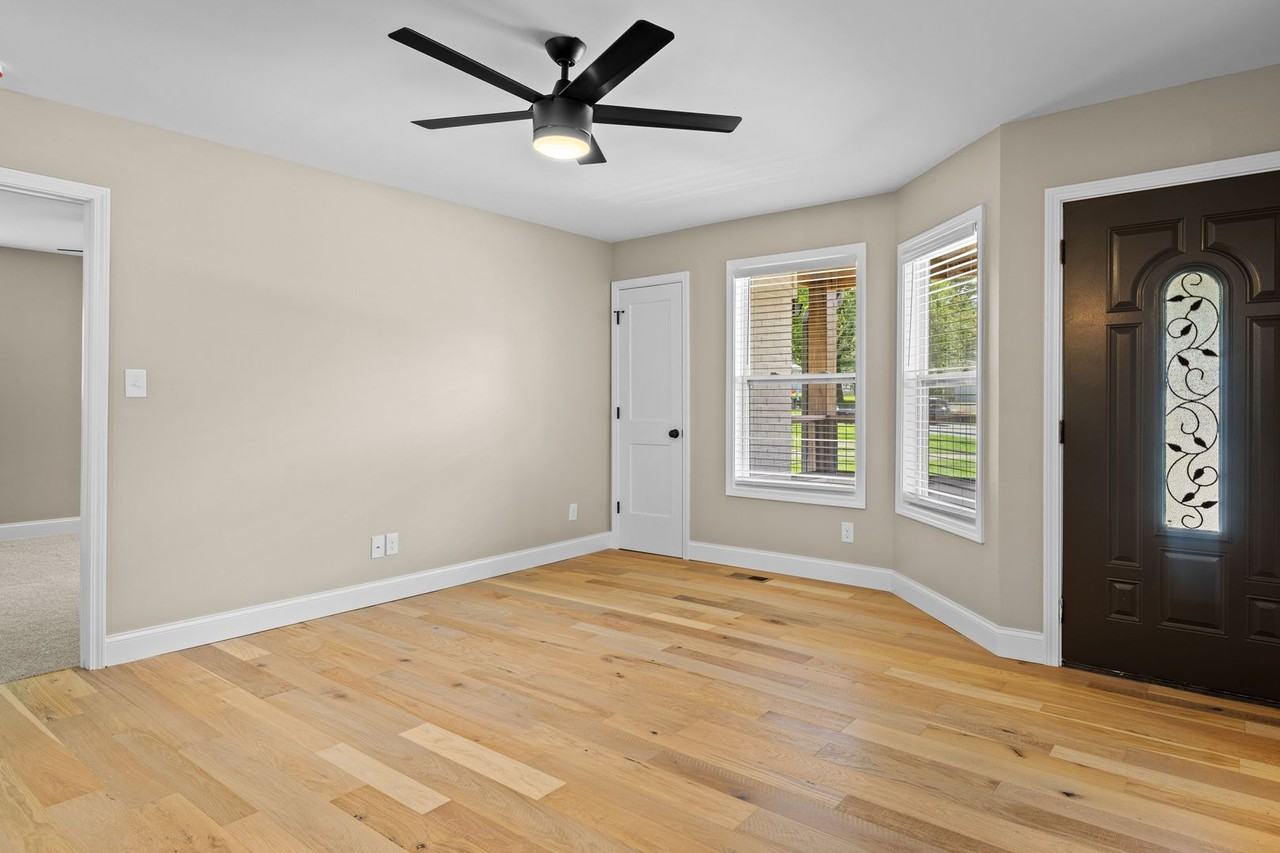 910 Windlau Ct - Photo 7 of 40