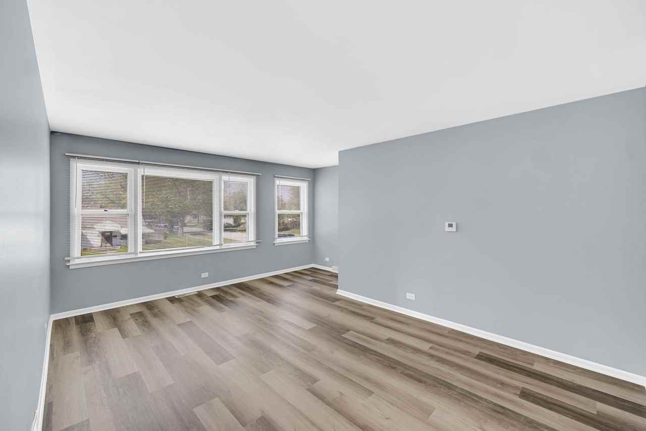 1817 171st St #2 - Photo 2 of 11