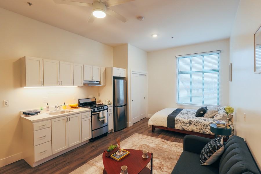 Rose on Bond - Photo 2 of 45