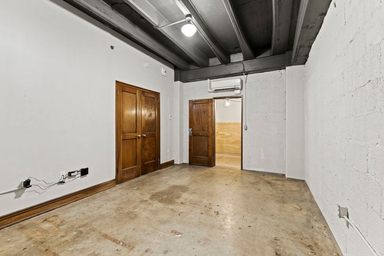 Historic Central State Mansion - Photo 2 of 50