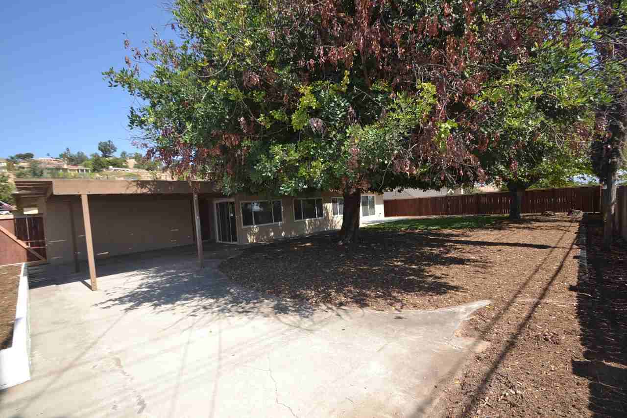 2259 Mesquite Dr - Photo 3 of 11