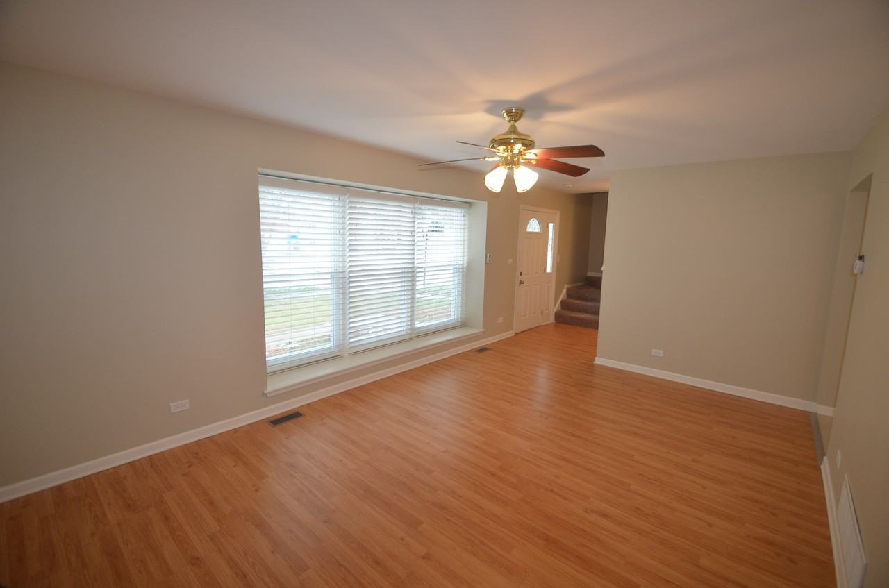 2073 Dorval Dr - Photo 2 of 10