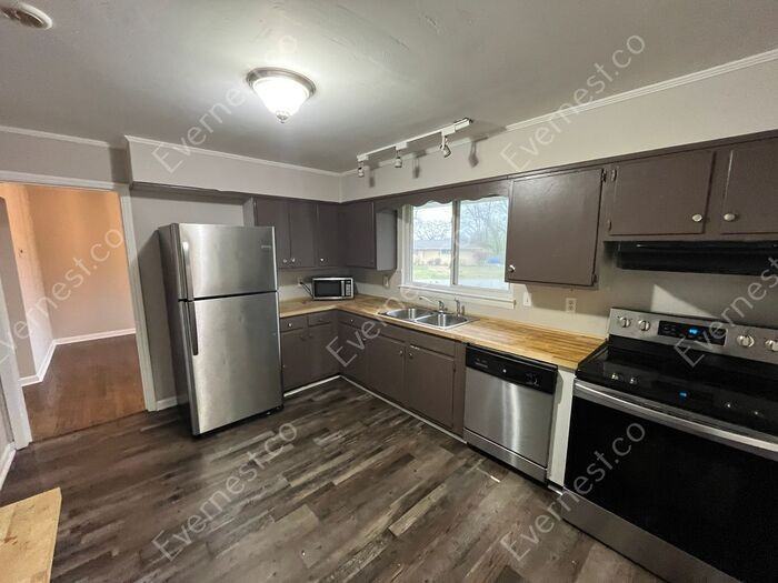 4306 Righton Ln - Photo 3 of 46