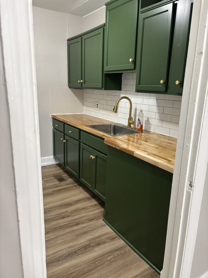 4625 Oxford Rd #4625 - Photo 4 of 12