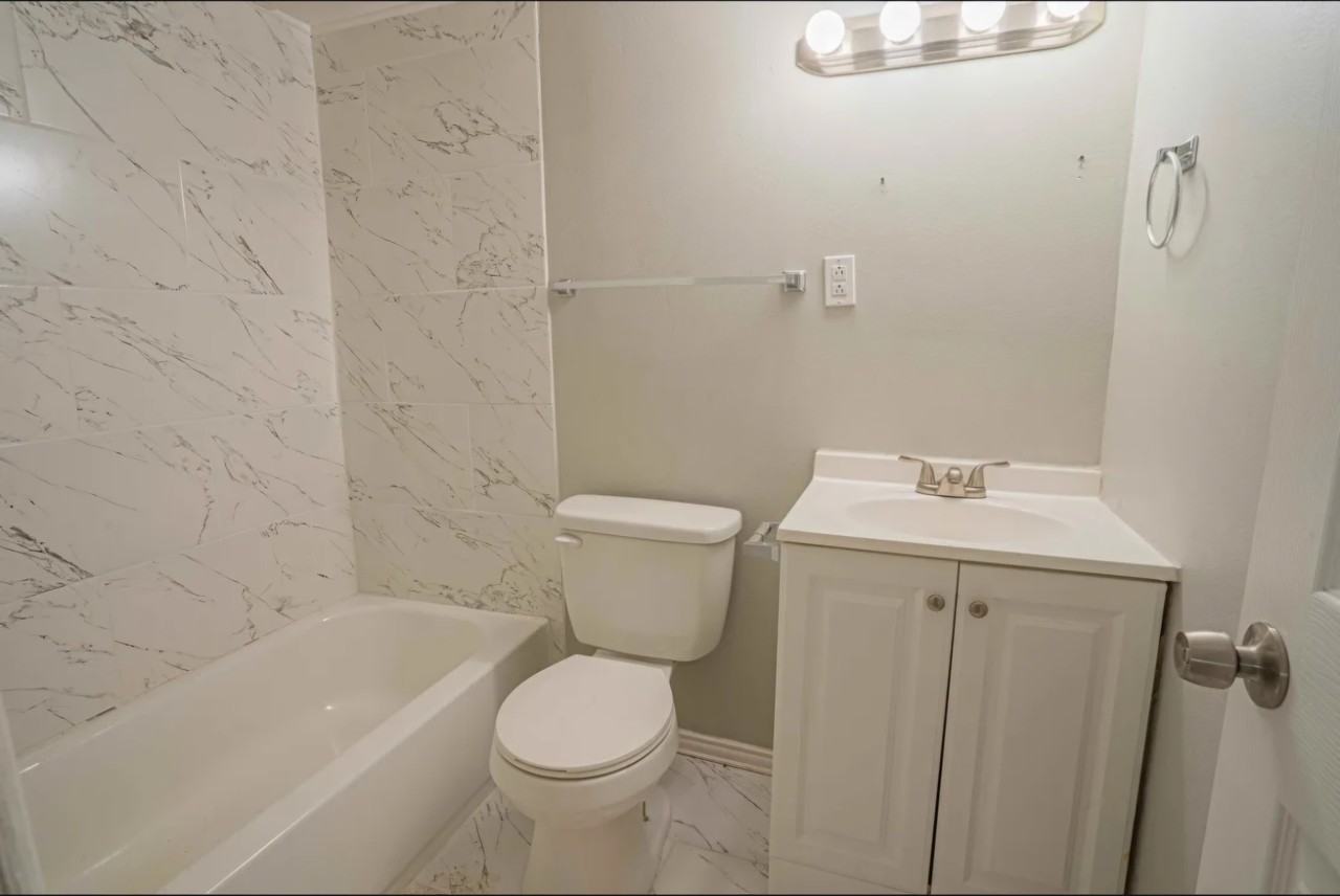 1202 S 4th St #3 - Photo 4 of 6