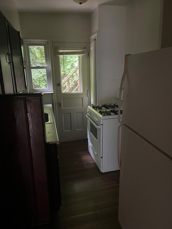 977 Debbe Ln #1 - Photo 2 of 7