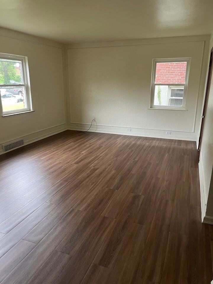 977 Debbe Ln #1 - Photo 3 of 7