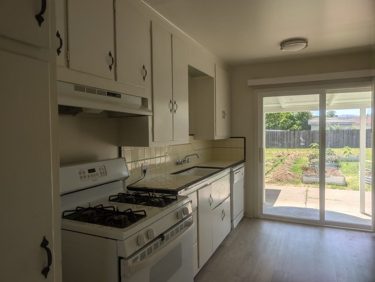 931 Harold Ln #NA - Photo 2 of 15