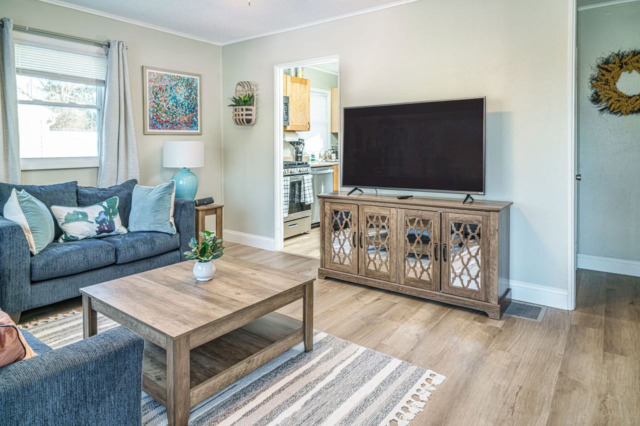 315 Avondale Ave #NA - Photo 2 of 13