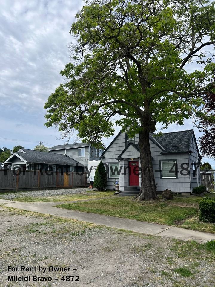 1619 E 34th St #NA - Photo 3 of 25