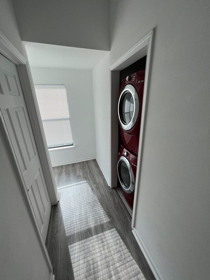 220 N Mesquite St #1 - Photo 5 of 9