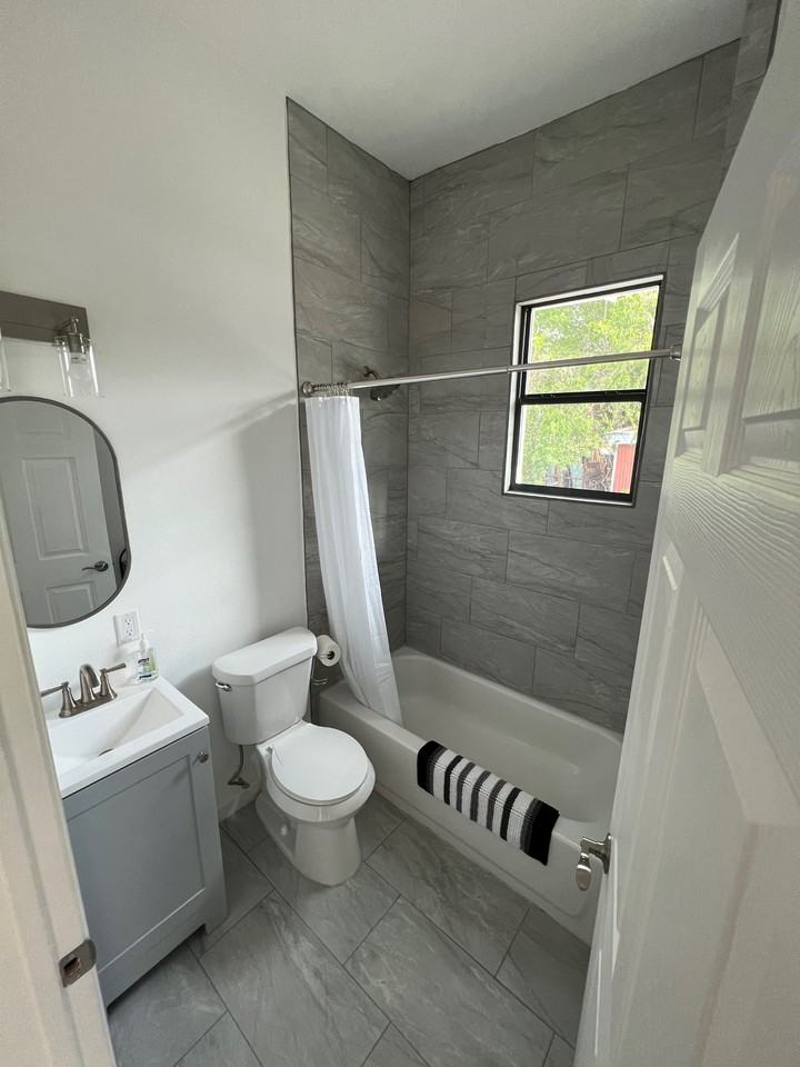 220 N Mesquite St #1 - Photo 6 of 9