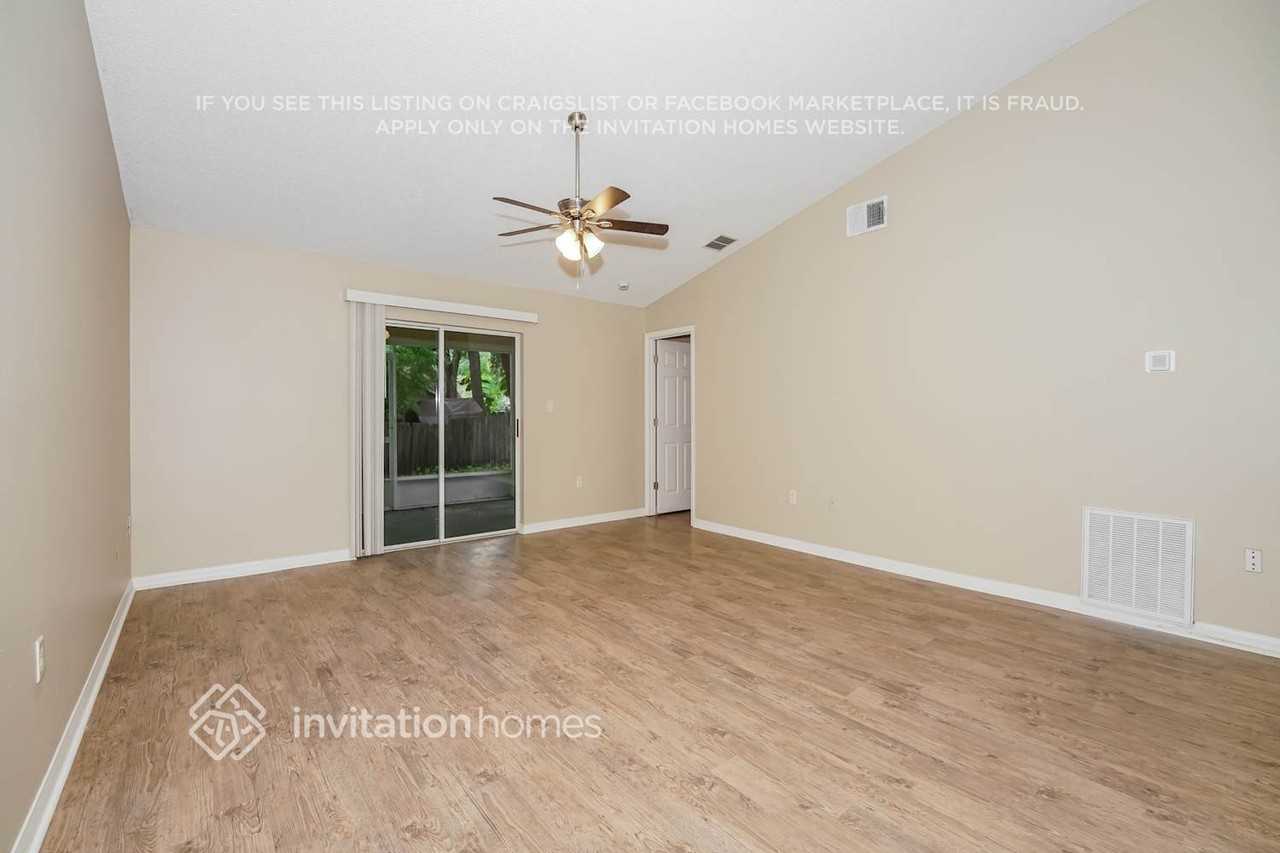 7314 Carillon Ave - Photo 3 of 17