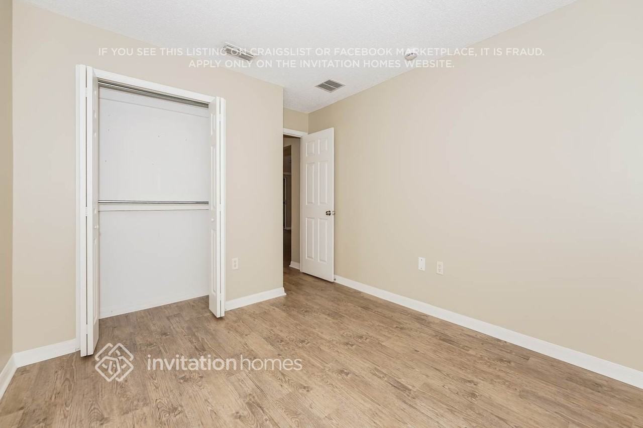 7314 Carillon Ave - Photo 5 of 9