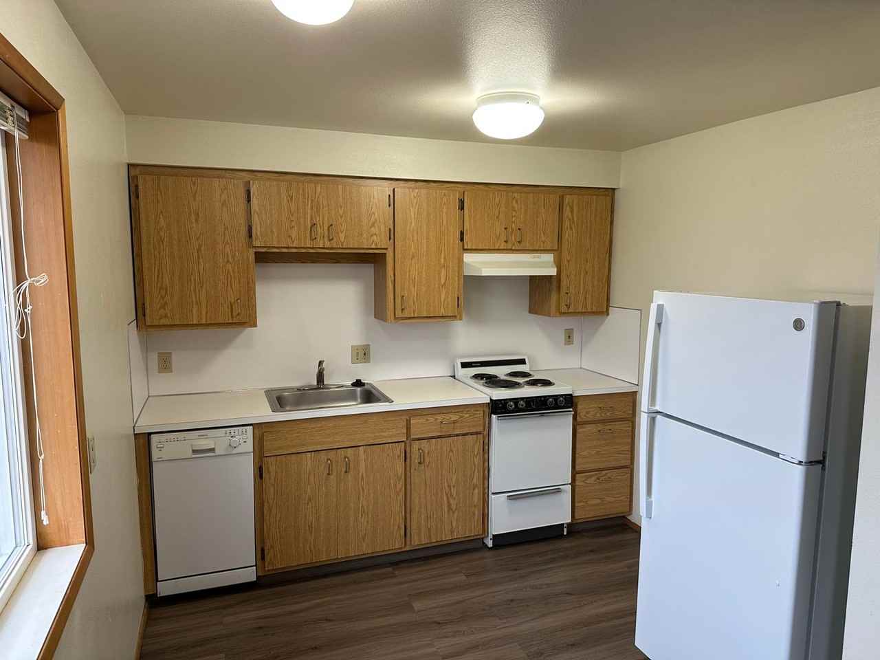 Sherman Oaks Apartments - Photo 6 of 23