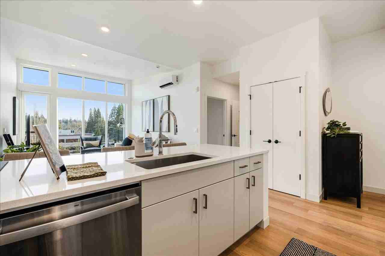 The Steward - Photo 3 of 50