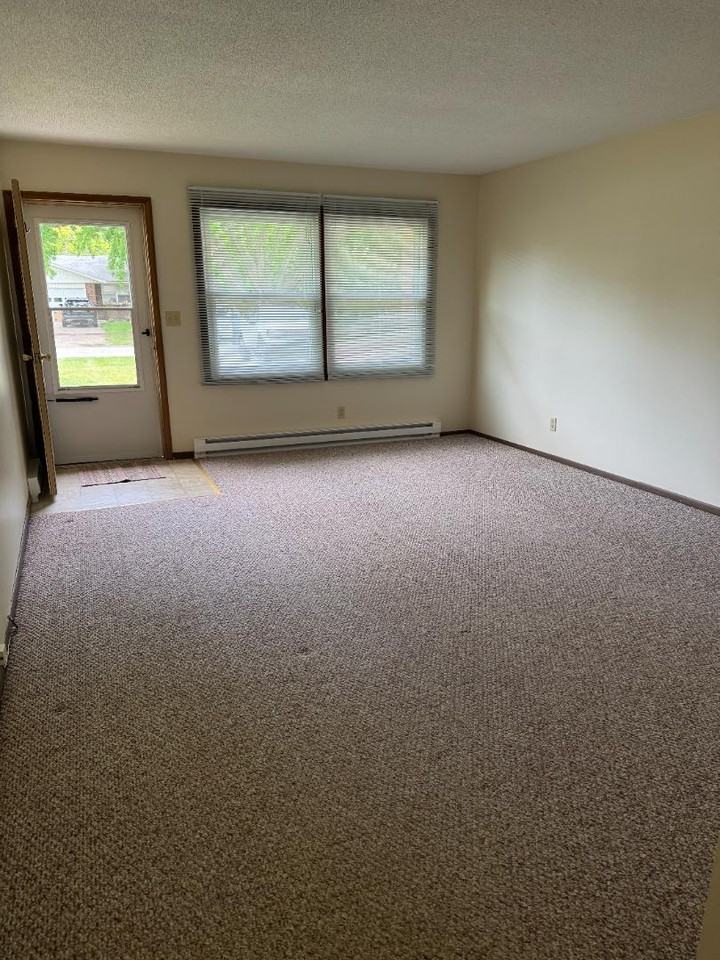 3138 Birchwood St - Photo 2 of 10