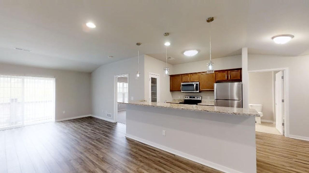 700 Cedar Bluffs Way - Photo 2 of 13