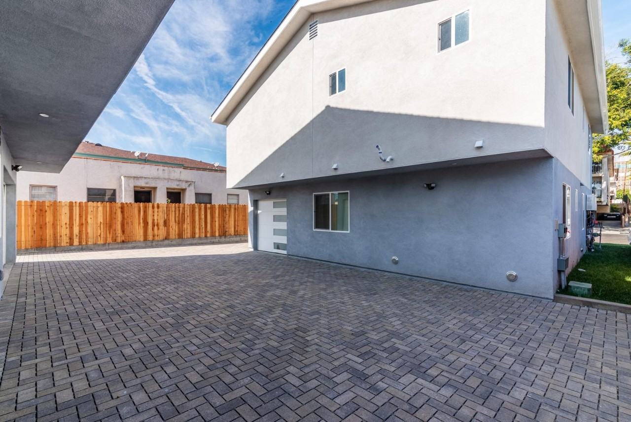 1255 - 1257 1/2 W 8th Street - Photo 3 of 30