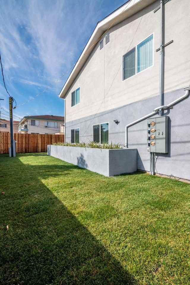 1255 - 1257 1/2 W 8th Street - Photo 5 of 30