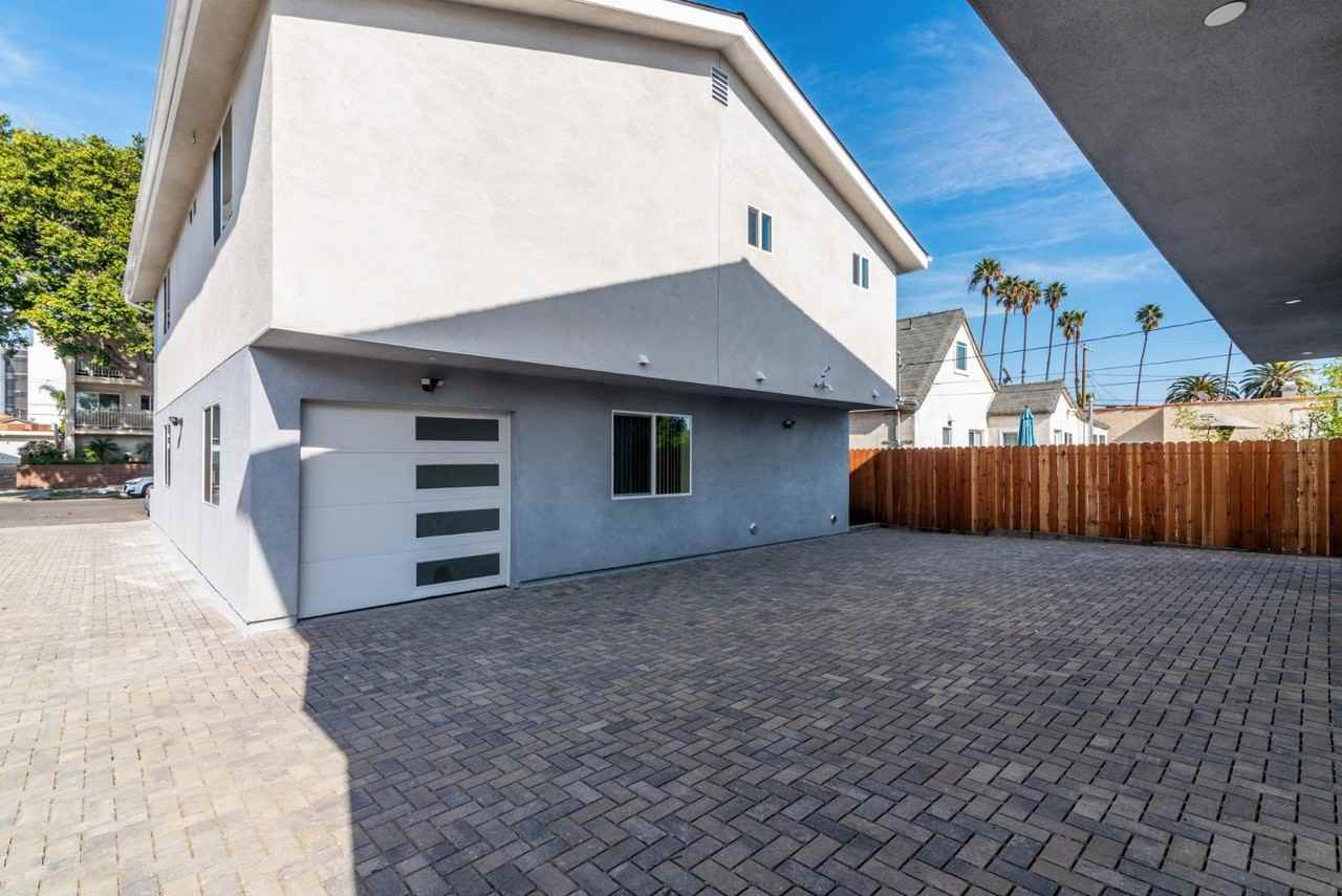 1255 - 1257 1/2 W 8th Street - Photo 6 of 30