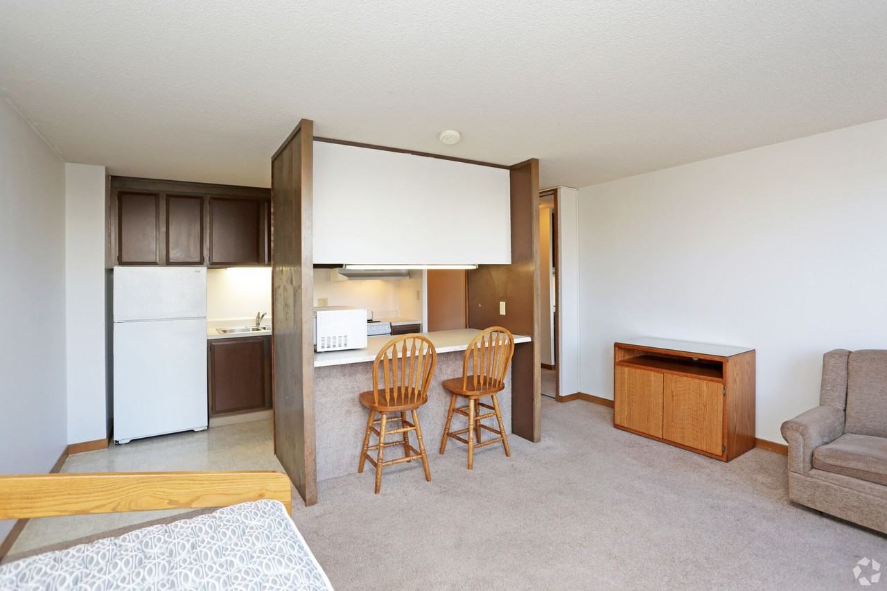 Century House - Photo 5 of 37