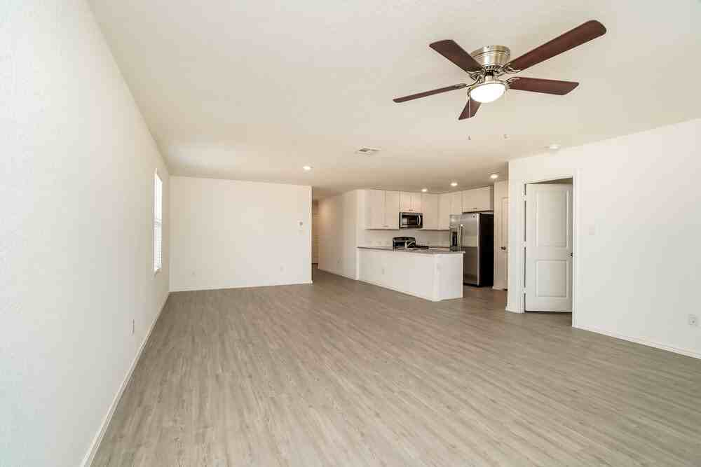 1221 White Willow - Photo 4 of 14