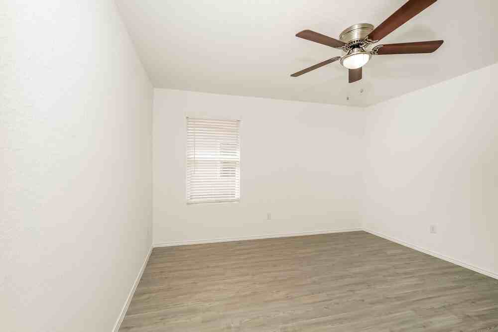 1221 White Willow - Photo 7 of 14