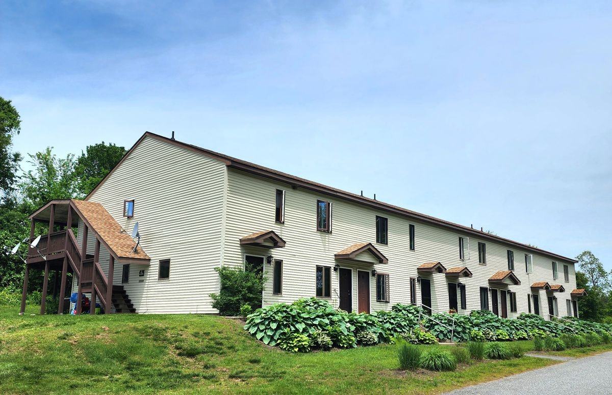 3 Brook Front Ln - Photo 2 of 10