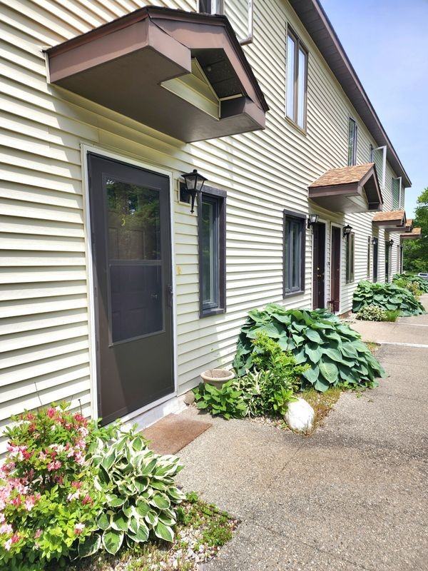 3 Brook Front Ln - Photo 3 of 10