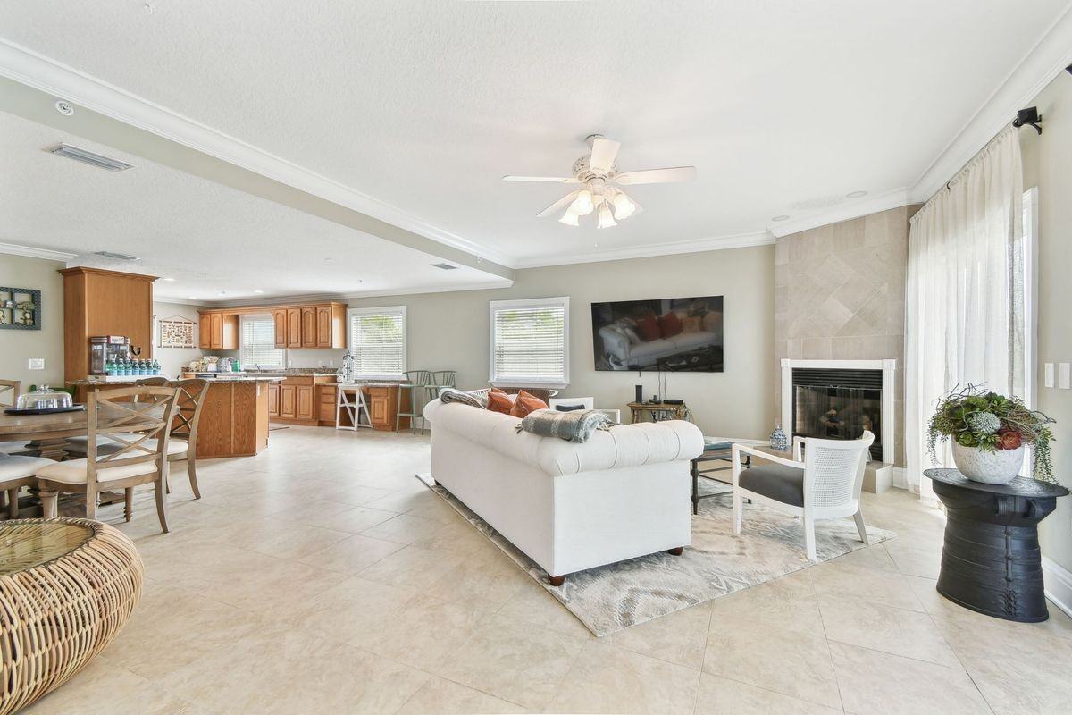 16033 Gulf Blvd - Photo 2 of 6