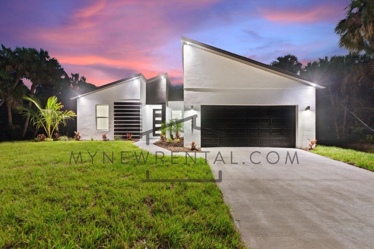 3327 Trapper Ln - Photo 3 of 36