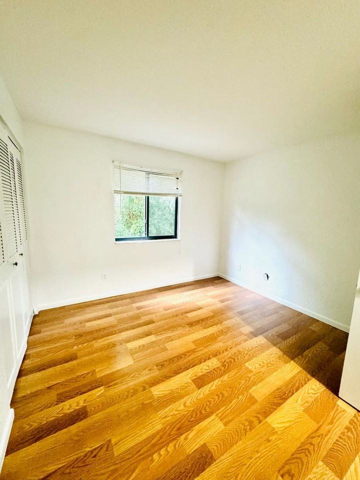 2160 Forest Knoll Dr Ne #102 - Photo 6 of 17