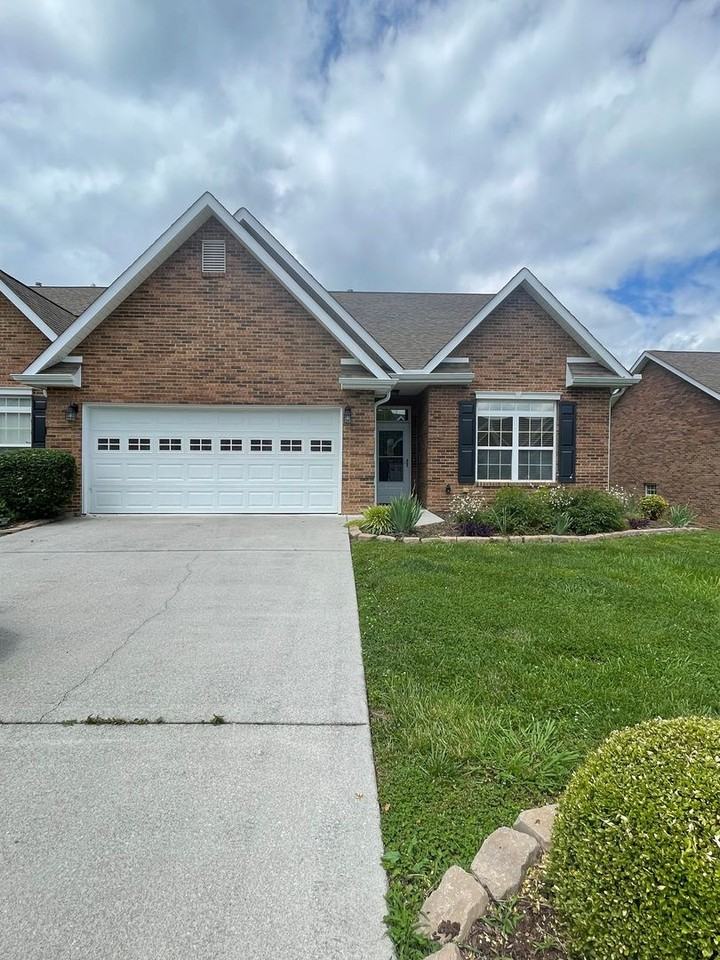 162 River Garden Ct - Photo 2 of 21