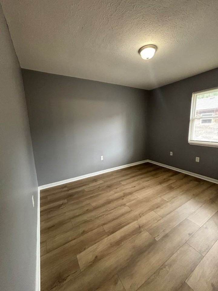 433 Wood Creek Dr. - Photo 6 of 22