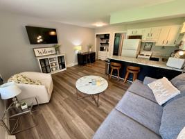 featured image of 1140 Western Hills Dr