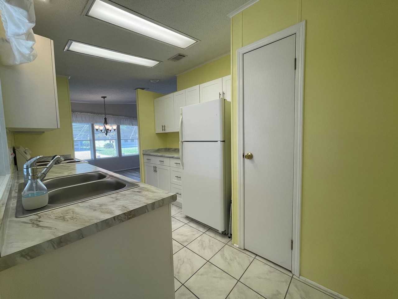 1204 Calusa Dr - Photo 6 of 23